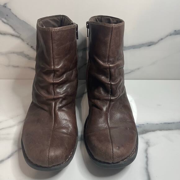 Clarks | Women's Brown Leather Zip Comfort Ankle Boots Sz 10 Style 83538 - Picture 2 of 7